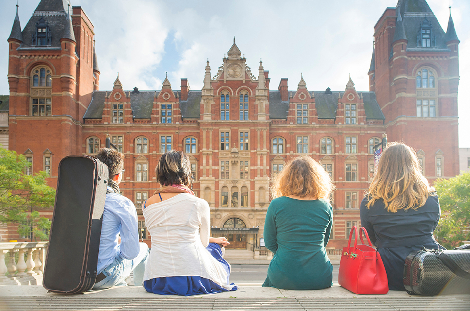 英国皇家音乐学院RCM一年的学费和生活费是多少? 英国皇家音乐学院RCM一年的学费和生活费是多少?