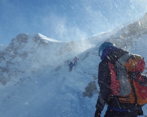 mountaineer-2080138_1280