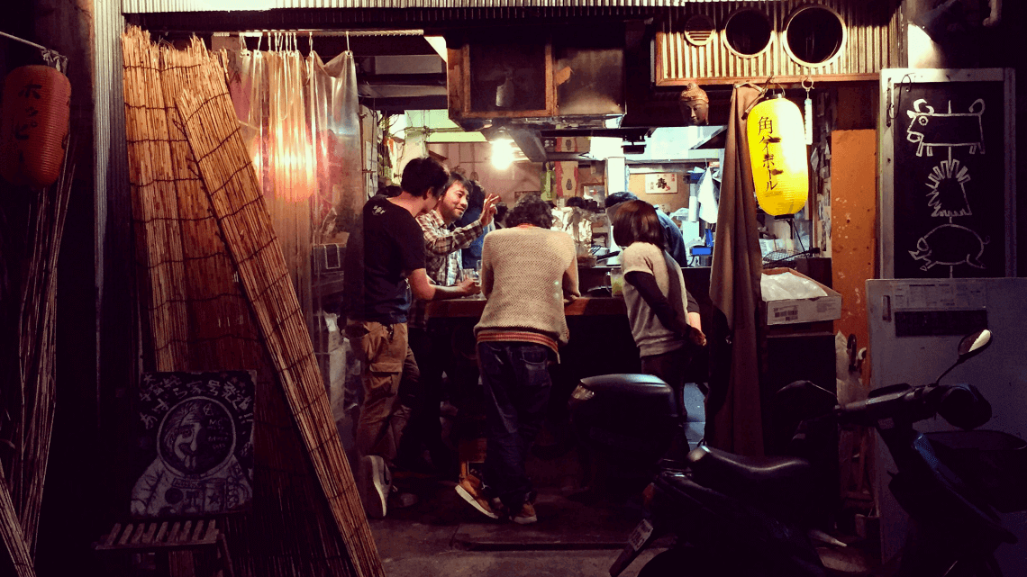 日本izakaya tachinomiya站立酒吧在涩谷,东京,日本